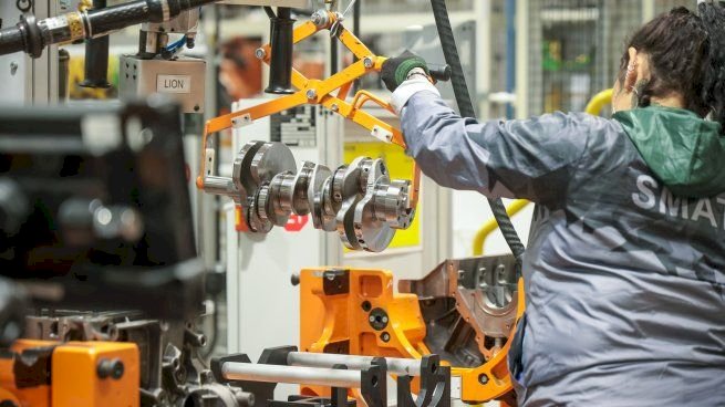 Duro informe de la UIA: 15 trimestres de contracción y caída general de ventas